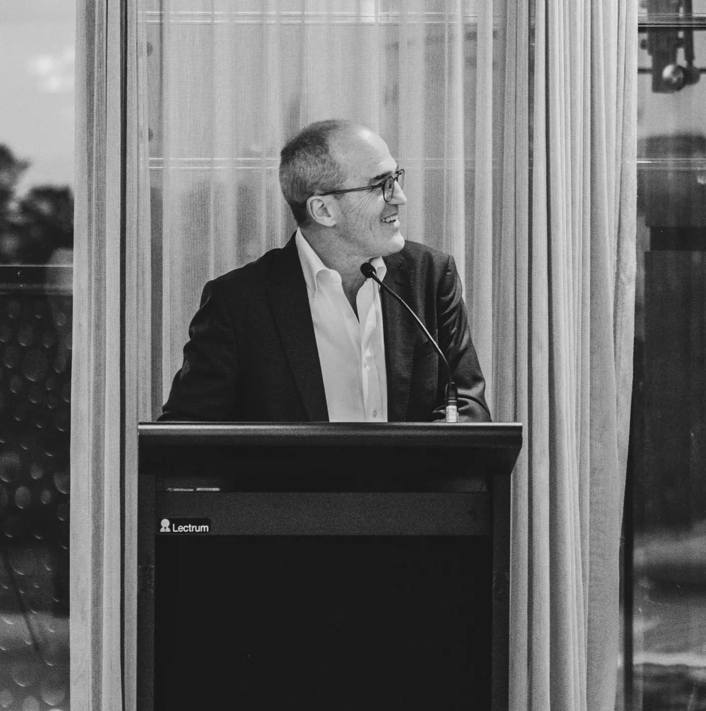 Johnny Kahlbetzer speaking